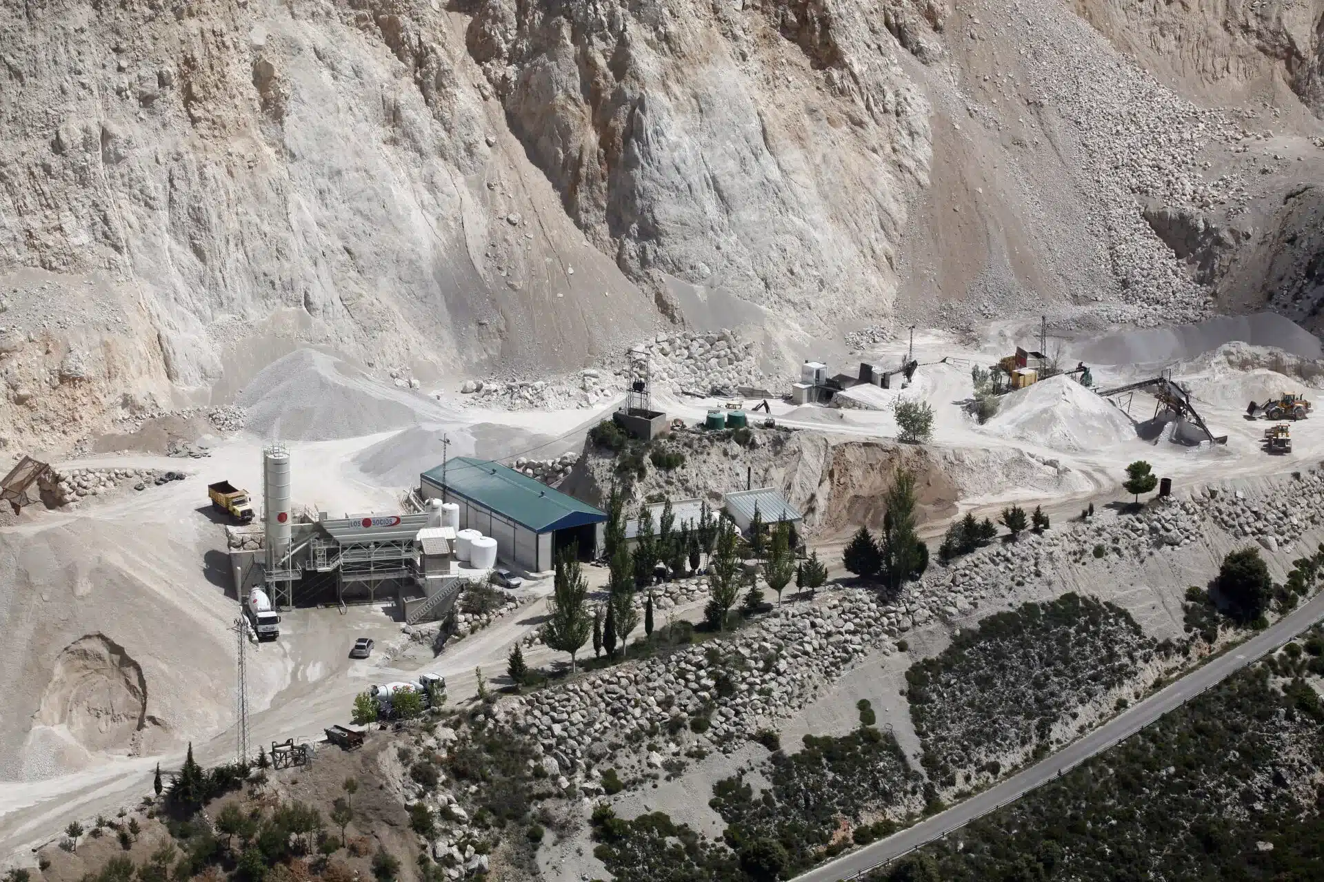 Movimientos de tierras, demoliciones y obras - Imagen 5